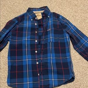 Blue collared buttoned shirt